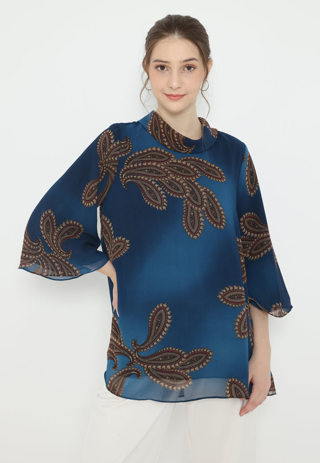 Sashfir Draferry Blouse In Emerald | Blue