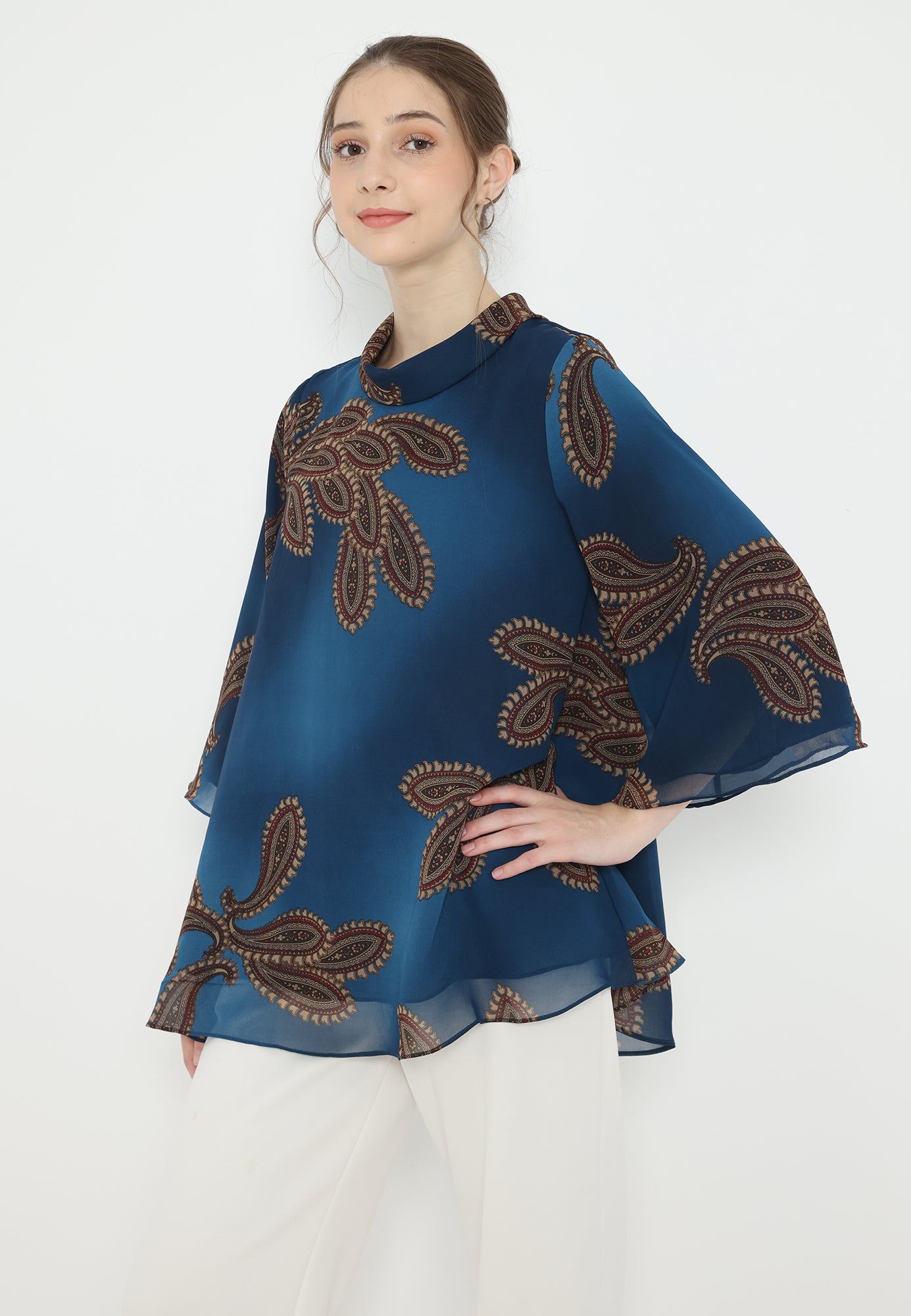 Sashfir Draferry Blouse In Emerald | Blue