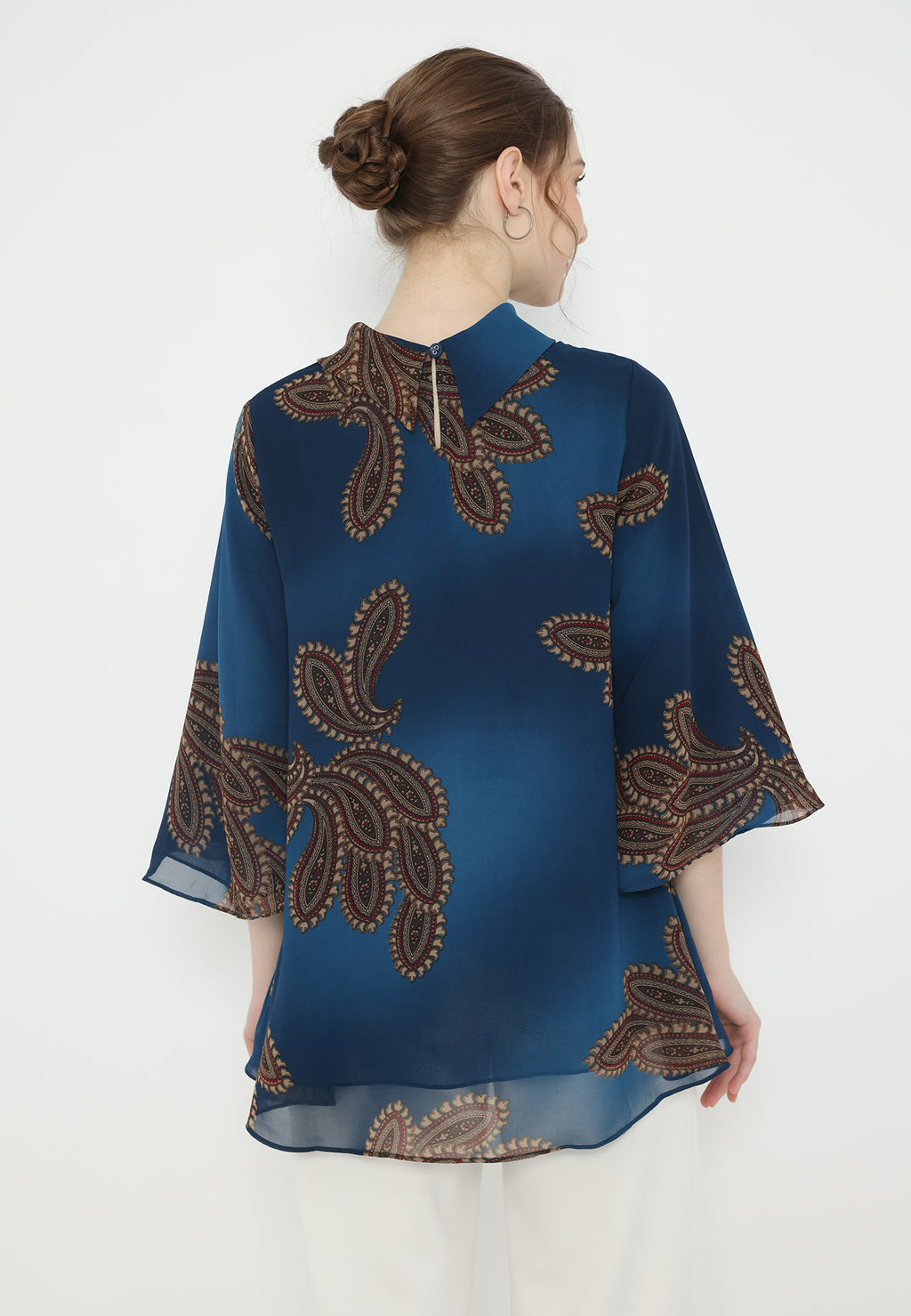 Sashfir Draferry Blouse In Emerald | Blue