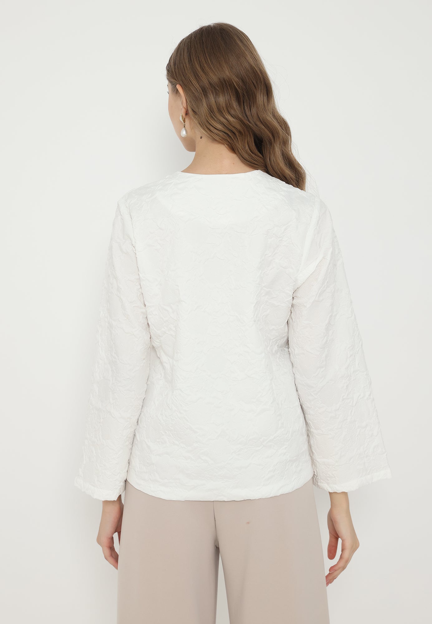 Debby Plain Round Neck Tops | White