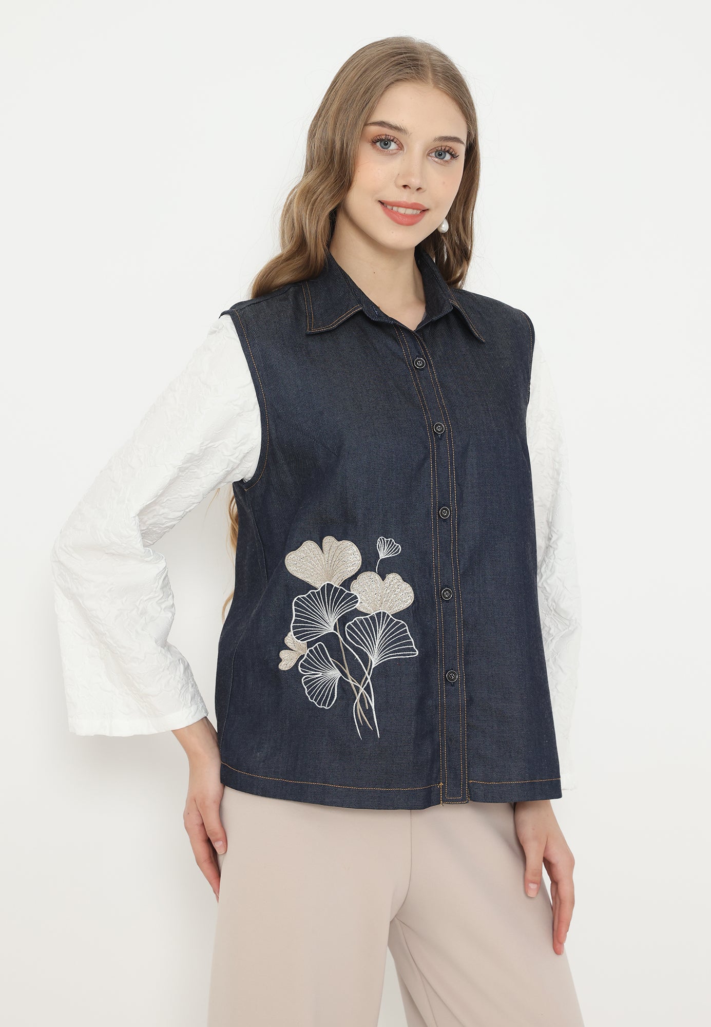 Laviora Vest With Sleeveless Embroidery | Navy