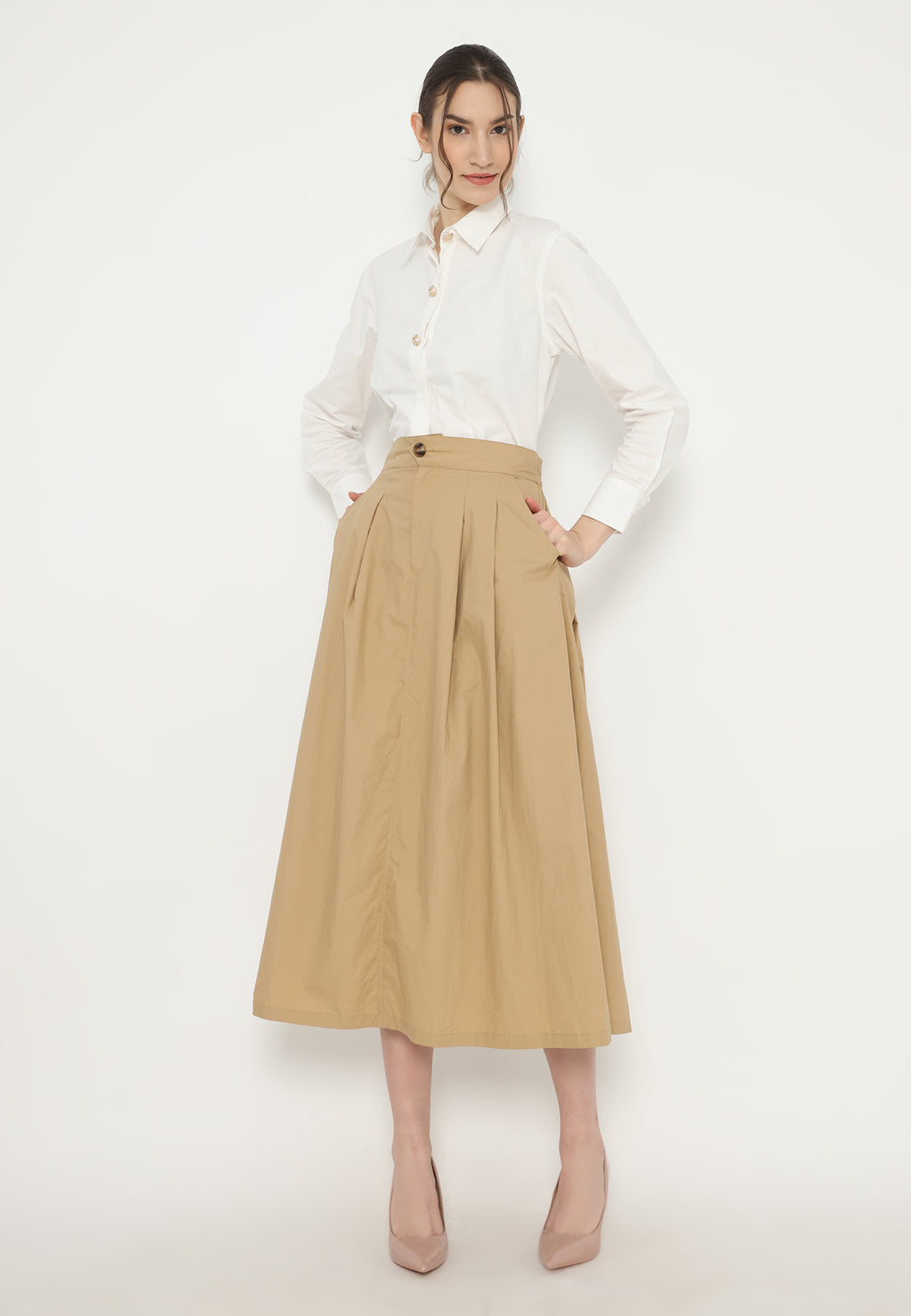 Laila Pleated Skirt with Gold Buttons | Brown