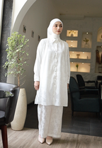 Alma One Set Tunic With Detail Payet In White By Brilliant Girl