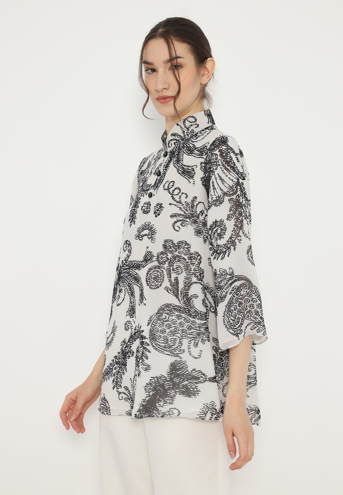Elvara Tops Sanghai With leaf Print | White