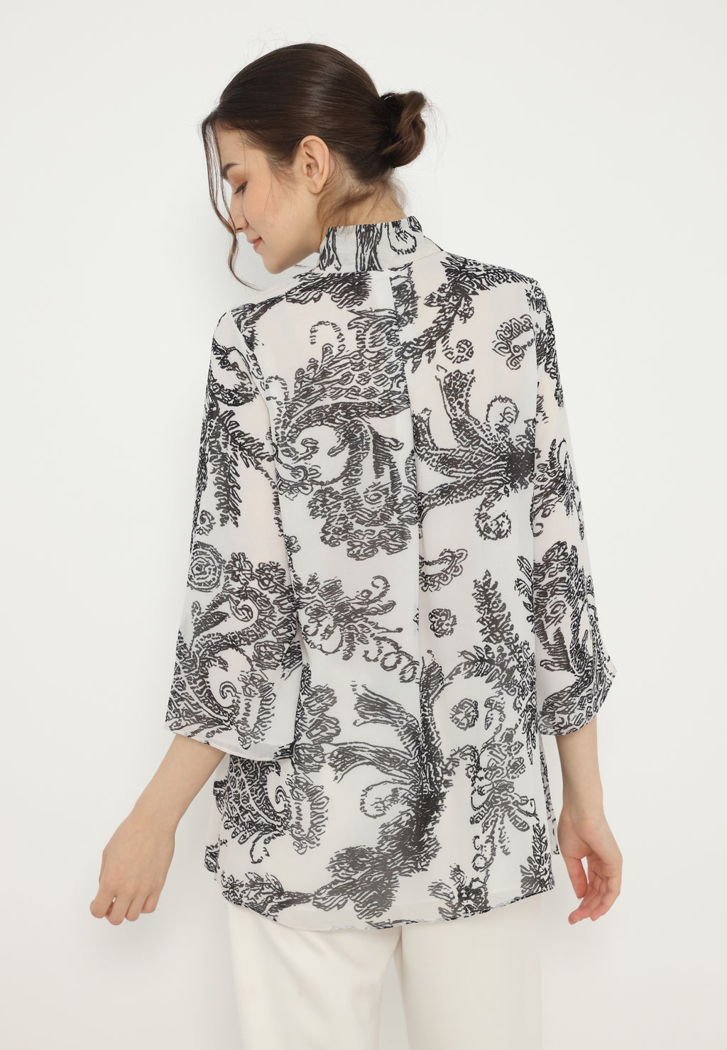 Elvara Tops Sanghai With leaf Print | White