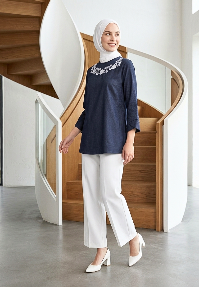 Soraya Blouse With Floral Embroidery | Navy