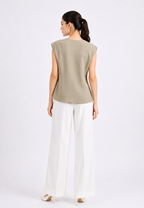 Avela Vest With Buckle | Mocca