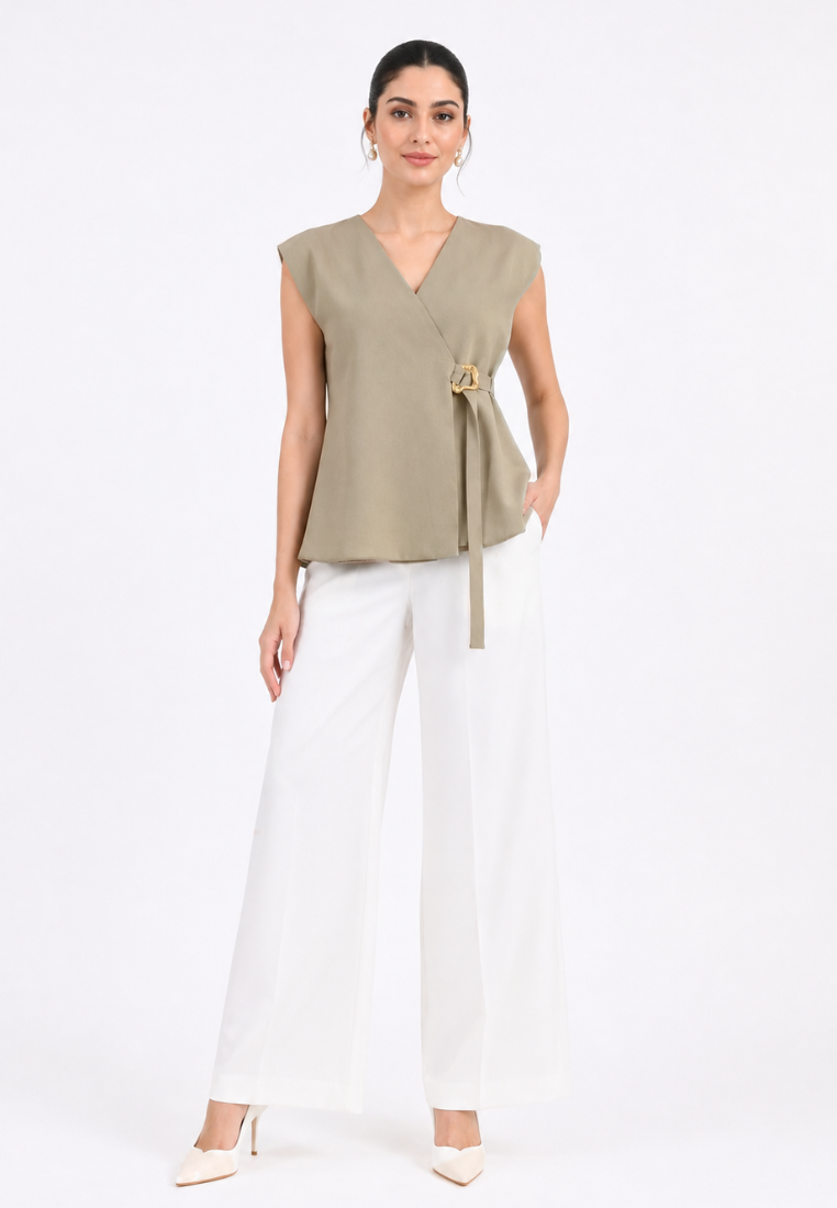 Avela Vest With Buckle | Mocca