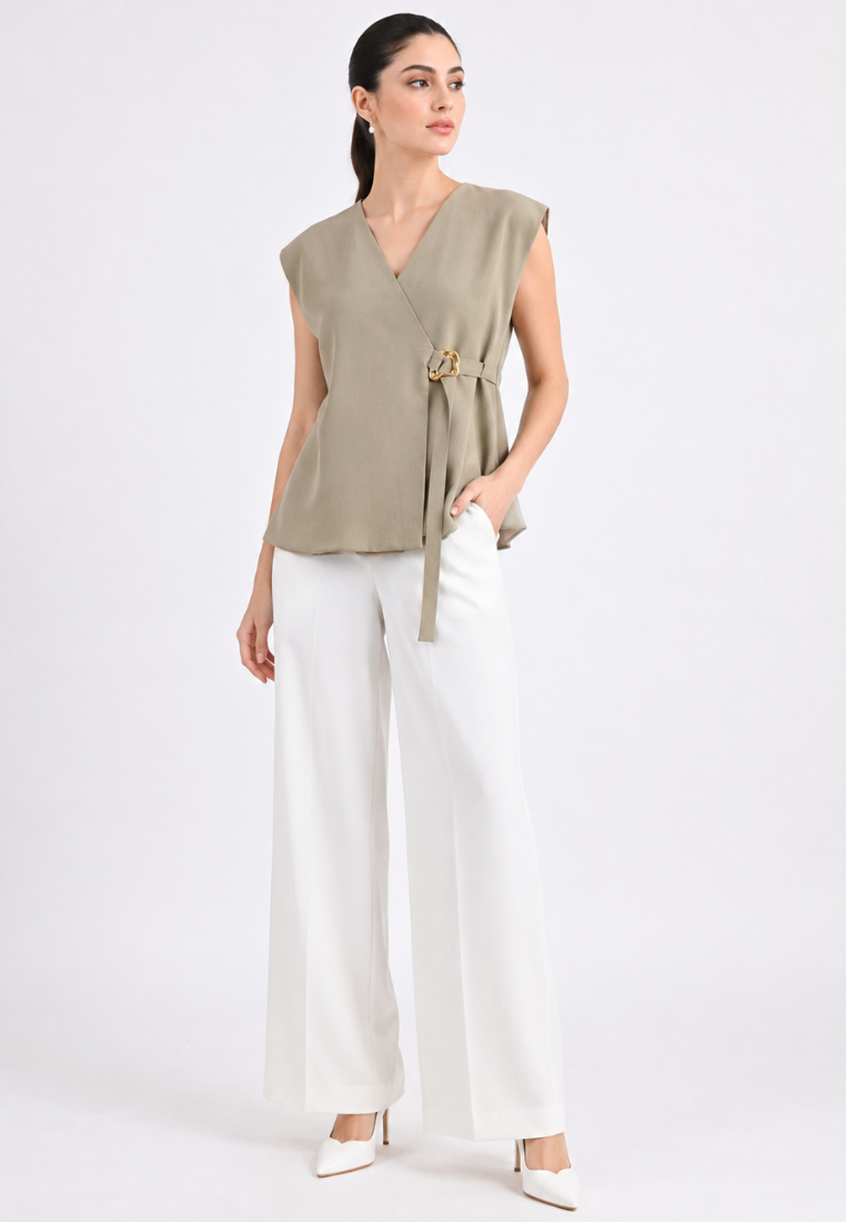 Avela Vest With Buckle | Mocca