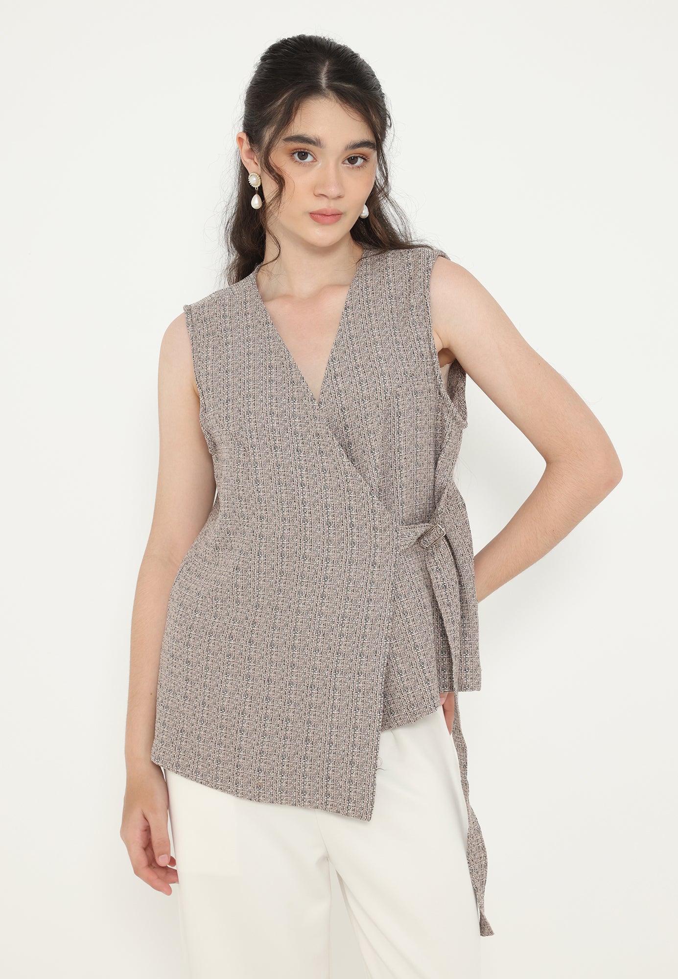 Oceanic Plain Sleeveless Vest | Beige