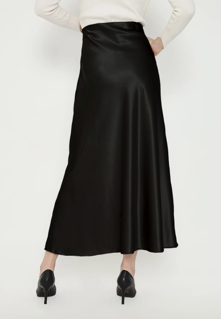 Solis Satin Long Skirt | Black