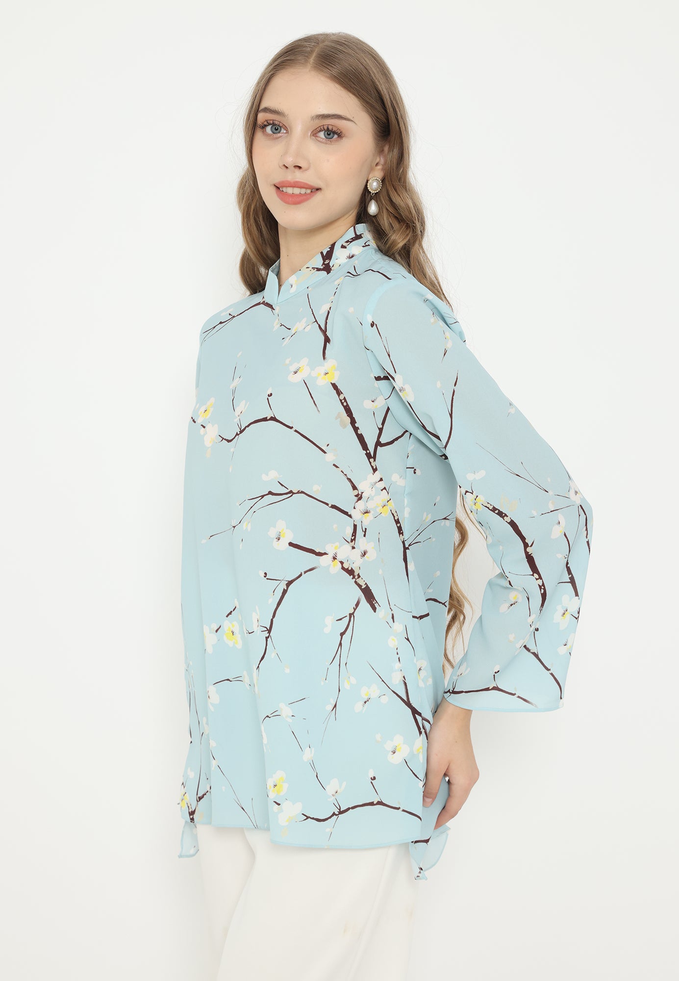Amoura Tops With Sanghai Neck | Blue